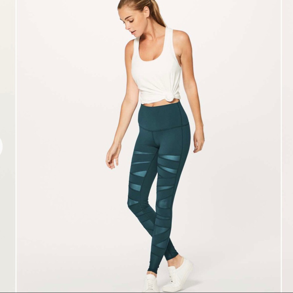 Lululemon Tech Mesh in Submarine size 2
